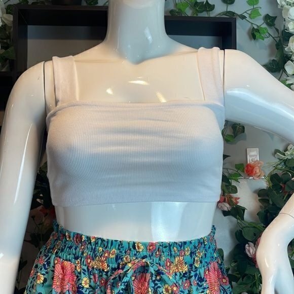 Ambiance Cotton Blend Square Neck Wide Straps White Cropped Tank Size M - Picture 8 of 11